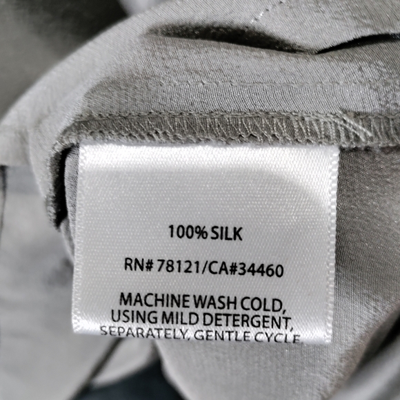 Eileen Fisher grey 100% silk blouse women's size Medium - Picture 7 of 8